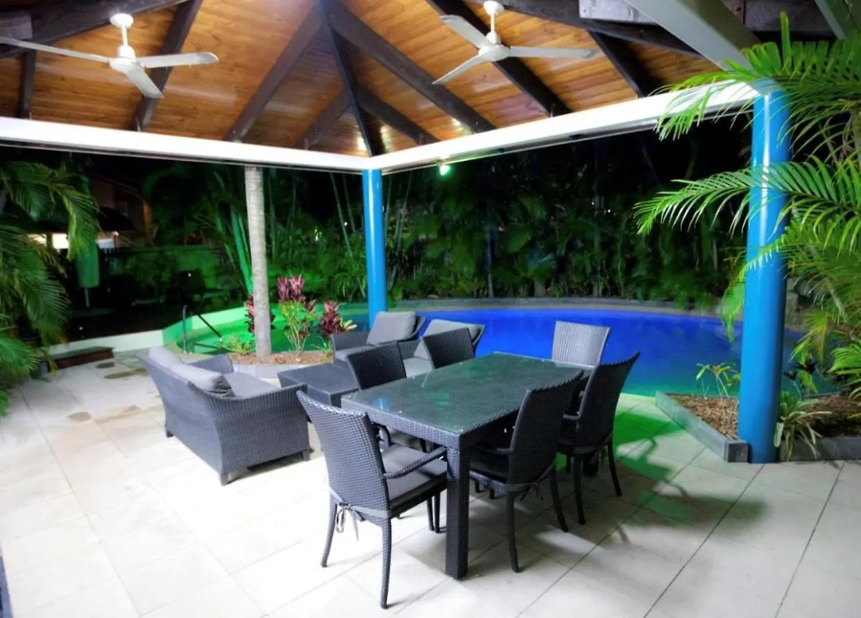 Trinity Beach Sea Breeze 3 Bedroom Apartment  三一海滩