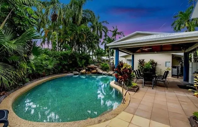 Trinity Beach Sea Breeze 3 Bedroom Apartment